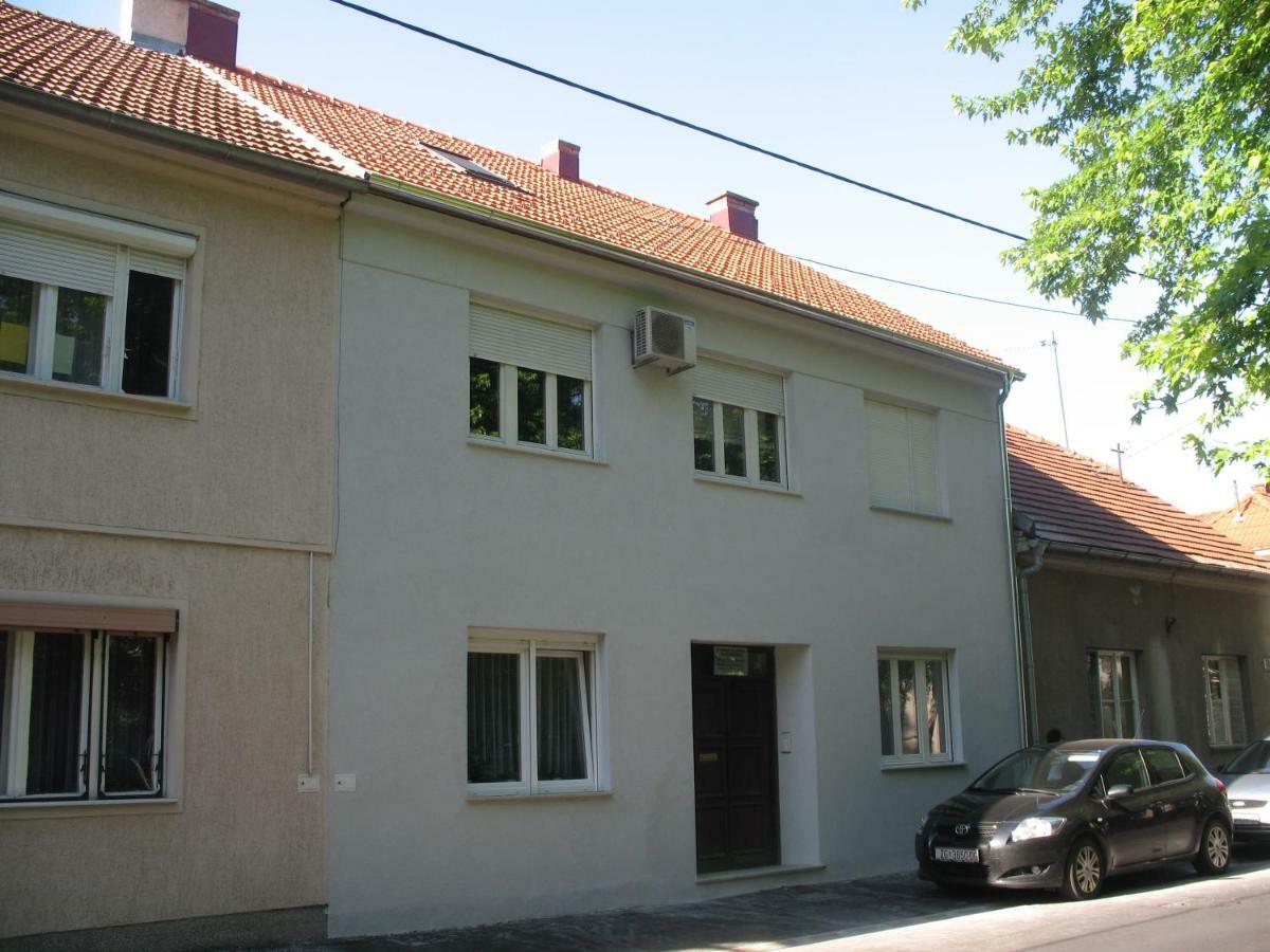 Jazzy Apartment ซาเกร็บ ภายนอก รูปภาพ